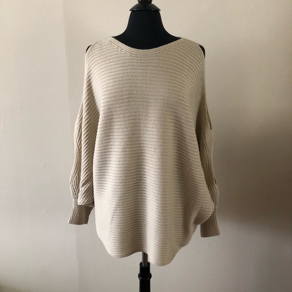 KYEMI | Oversize Cold Shoulder Batwing Sweater - Picture 2 of 7
